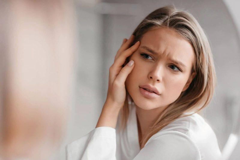 Real Reviews and Effective Solutions with 100% PURE
<em>Posted on May 18, 2024</em> <em>Written by: 100% PURE®</em>
If you’re like many people, you’ve likely struggled with these issues at some point and know how frustrating they can be. Acne breakouts can be persistent and confidence-shaking, while hyperpigmentation leaves stubborn dark spots that seem impossible to fade. And who hasn’t battled with dull, tired-looking skin that refuses to glow? The good news is that effective, natural solutions are out there. Join us as we explore how you can achieve healthier, brighter skin using nature’s best ingredients.
Understanding Acne
<a href="https://www.100percentpure.com/blogs/feed/what-s-causing-your-acne-breakout">Acne, a persistent skin issue</a>, arises from various factors, including hormonal changes, bacteria, and clogged pores. Hormonal fluctuations, particularly during puberty or menstrual cycles, can trigger increased oil production, leading to clogged pores and subsequent breakouts. Additionally, bacteria like Propionibacterium acnes (P. acnes) thrive in these clogged pores, exacerbating inflammation and acne formation.
Despite the challenges, there are inspiring success stories, such as Jessie D’s experience with 100% PURE products. Jessie, a 30-year-old woman who still battles acne, especially before her cycle, discovered the <a href="https://www.100percentpure.com/collections/acne-treatment/products/tea-tree-willow-clarifying-astringent">Tea Tree & Willow Clarifying Astringent</a> two months ago. Her review reflects her astonishment at its efficacy, noting a significant improvement in her acne-prone skin. Despite occasional breakouts, she finds that consistent use of the toner helps shrink cystic zits before they escalate, providing relief she hadn’t experienced before.
Another satisfied customer, Chelsea, raves about the <a href="https://www.100percentpure.com/collections/acne-treatment/products/acai-pulp-facial-scrub">Acai Pulp Facial Scrub</a>. She praises its dual action of effectively removing dead skin cells while remaining gentle enough for her sensitive skin. With reviews like Jessie’s and Chelsea’s, it’s evident that 100% PURE products offer natural solutions that can make a real difference in combating acne and achieving clearer, healthier skin.
Battling Hyperpigmentation
Hyperpigmentation, characterized by dark patches or spots on the skin, can stem from various causes, including sun exposure and inflammation. Prolonged exposure to the sun’s UV rays triggers an increase in melanin production, resulting in darkening of the skin. Over time, this can lead to the development of uneven pigmentation and <a href="https://www.100percentpure.com/blogs/feed/from-dark-spots-to-flawless">the formation of dark spots</a> or patches. Additionally, inflammation, whether from acne, eczema, or other skin conditions, can stimulate melanin production, contributing to hyperpigmentation.
Despite the challenges posed by hyperpigmentation, there are stories of triumph and transformation, such as Lauren’s journey with 100% PURE products.
In her review, Lauren praises the <a href="https://www.100percentpure.com/collections/skin-brightening/products/vitamin-c-serum">Vitamin C Serum</a> for its unique gel consistency and hydrating properties. She notes its non-greasy finish, making it a perfect addition to her skincare routine. With consistent use, Lauren experienced improved hydration and a more even skin tone, thanks to the serum’s potent blend of antioxidants.
Another satisfied customer, Christina, shares her experience with the 100% PURE <a href="https://www.100percentpure.com/collections/skin-brightening/products/dark-spot-remover">Dark Spot Remover</a>. Having spent her younger years soaking up the sun, Christina noticed the emergence of age spots as she grew older. Determined to diminish their appearance, she incorporated the Dark Spot Remover into her routine.
Christina’s review highlights the effectiveness of the product in reducing the visibility of her sun-induced dark spots. She appreciates its smooth application and the small amount required for optimal results. With just two weeks of use, Christina already notices a positive difference in her skin’s appearance, feeling more confident as her age spots become less noticeable.
Reviving Dull Skin
Dull skin can be attributed to various factors, including dead skin buildup and dehydration. When dead skin cells accumulate on the surface of the skin, they create a barrier that prevents light from reflecting evenly, resulting in a lackluster complexion.
Additionally, dehydration can strip the skin of its natural moisture, leaving it looking dull and lifeless. Fortunately, there are ways to <a href="https://www.100percentpure.com/blogs/feed/5-causes-of-dull-skin-and-how-to-brighten-for-good">revive dull skin</a> and restore its radiance, as exemplified by the success stories of 100% PURE customers.
One such customer, Jeanne S, found a solution to her dull skin with the <a href="https://www.100percentpure.com/products/apple-enzyme-exfoliating-cleanser?_pos=55&_sid=a271252ad&_ss=r">7% Fruit Acids Apple Enzyme Exfoliating Cleanser</a> from 100% PURE. In her review, Jeanne praises the cleanser for its ability to effectively remove makeup while leaving her skin feeling clean and refreshed. Unlike other cleansers that can be drying, this gentle yet powerful formula ensures her skin remains hydrated, even after removing makeup, contributing to a brighter complexion.
Another satisfied customer, Michelle, experienced a remarkable transformation in her skin’s radiance with the <a href="https://www.100percentpure.com/collections/dry-skin/products/restorative-sea-culture-extra-riche-creme">Restorative Sea Culture Extra Riche Créme</a>, 100% PURE’s daily moisturizer. Michelle’s review highlights the moisturizer’s hydrating properties, describing it as the best she’s ever tried. Notably, she appreciates its non-drying formula, allowing her to use it both morning and night without worrying about parched skin. The delightful scent further enhances her skincare experience, making it a beloved staple in her routine.
Holistic Approach to Skincare
Achieving radiant, healthy skin isn’t just about what you apply topically—it’s also about embracing a holistic approach to skincare that encompasses lifestyle choices. By combining effective topical treatments with healthy habits, you can nourish your skin from the inside out. Here are some tips to help you adopt a holistic skincare routine:
Nourish Your Skin from Within
Add nutrient-rich foods like fruits, vegetables, lean proteins, and healthy fats into your diet. Foods high in antioxidants, vitamins (especially A, C, and E), and omega-3 fatty acids can help promote skin health and combat inflammation. Keep drinking plenty of water throughout the day to keep your skin hydrated and flush out toxins. Herbal teas and coconut water are also excellent hydrating options.
Practice Good Skincare Habits
Use a mild, natural cleanser to remove dirt, oil, and makeup without stripping the skin of its natural oils. Incorporate gentle exfoliation into your routine to slough off dead skin cells and promote cell turnover, revealing smoother, brighter skin. Lastly, choose a moisturizer suited to your skin type to keep it hydrated and supple. Look for ingredients like hyaluronic acid and ceramides for added hydration.
Manage Stress
Practice mindfulness, meditation, yoga, or deep breathing exercises to reduce stress levels. Chronic stress can contribute to skin issues like acne and dullness, so finding healthy ways to manage stress is essential for skin health. Also, aim for 7-9 hours of quality sleep each night to allow your skin time to repair and regenerate.
Protect Your Skin
Be mindful of any changes in your skin, such as new breakouts, dryness, or irritation. Adjust your skincare routine accordingly and consult a dermatologist if needed.
By adopting a holistic approach to skincare that combines nourishing topical treatments with healthy lifestyle choices, you can promote optimal skin health and achieve a radiant, glowing complexion from the inside out
FAQ Section: Addressing Common Skin Concerns
What natural ingredients are best for treating acne?
Several natural ingredients are effective for treating acne:
Tea Tree Oil: Known for its antibacterial properties, it can help reduce inflammation and fight acne-causing bacteria.
Aloe Vera: Soothes the skin and has anti-inflammatory properties that can reduce redness and swelling.
Honey: Natural antibacterial and antiseptic properties make it effective for acne treatment.
Green Tea: Contains antioxidants and anti-inflammatory properties that can help reduce sebum production and treat acne.
Witch Hazel: Acts as an astringent to help dry out acne and tighten pores.
How long does it take to see results with natural products for hyperpigmentation?
Natural products for hyperpigmentation often take longer to show results compared to synthetic treatments. Generally, you can expect to see noticeable improvements within 8 to 12 weeks of consistent use. Ingredients like vitamin C, licorice root extract, and niacinamide are particularly effective in fading dark spots over time.
Can dull skin be revitalized without harsh chemicals?
Yes, dull skin can be revitalized using natural methods and ingredients:
Exfoliation: Regularly exfoliating with natural scrubs (e.g., sugar or oatmeal) helps remove dead skin cells.
Hydration: Ingredients like hyaluronic acid and aloe vera can deeply hydrate and plump the skin.
Antioxidants: Incorporate products with natural antioxidants like vitamin C, green tea, and pomegranate to brighten the skin and improve its overall appearance.
Facial Oils: Oils like rosehip and argan oil nourish and add a healthy glow to the skin.
Are 100% PURE products suitable for sensitive skin?
Yes, 100% PURE products are generally suitable for sensitive skin. They are formulated without synthetic chemicals, artificial fragrances, or harsh preservatives that can irritate sensitive skin. However, as with any skincare product, it’s advisable to perform a patch test first to ensure compatibility with your skin type.
What routine should I follow to maintain clear, bright skin?
To maintain clear, bright skin, follow a consistent skincare routine that includes cleansing with a gentle, natural cleanser twice daily to remove dirt and impurities, and applying a natural toner to balance the skin’s pH and tighten pores. Exfoliate 1-2 times a week to remove dead skin cells, and use a serum with ingredients like vitamin C or niacinamide to target specific concerns. Keep the skin hydrated with a natural moisturizer suited to your skin type, and apply a natural, broad-spectrum sunscreen daily to protect against UV damage.
Conclusion
100% PURE products can be a game-changer for your skincare routine. We offer a range of natural, toxin-free products designed to tackle common skin issues like acne, hyperpigmentation, and dullness. With ingredients like tea tree oil, vitamin C, and aloe vera, our products work gently yet effectively, making them suitable for even the most sensitive skin.